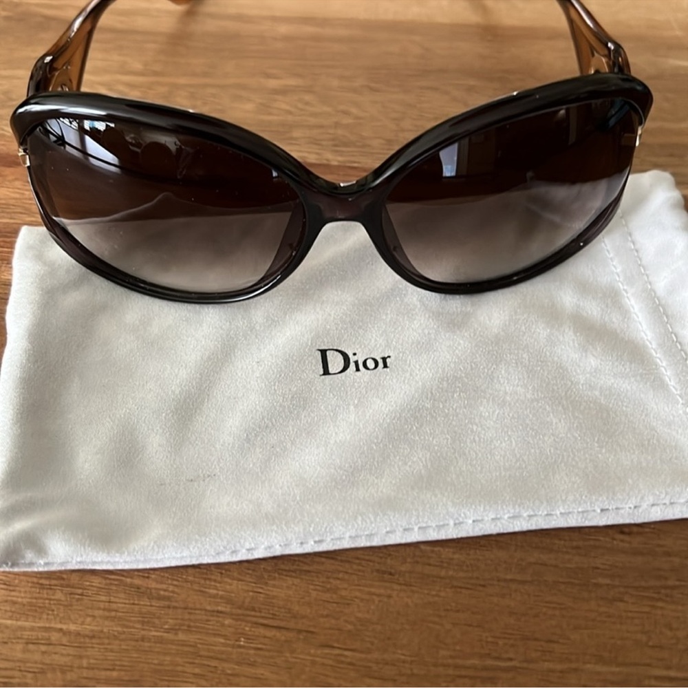 NWOT DIOR SUNGLASSES💗💗💗 - Picture 5 of 5